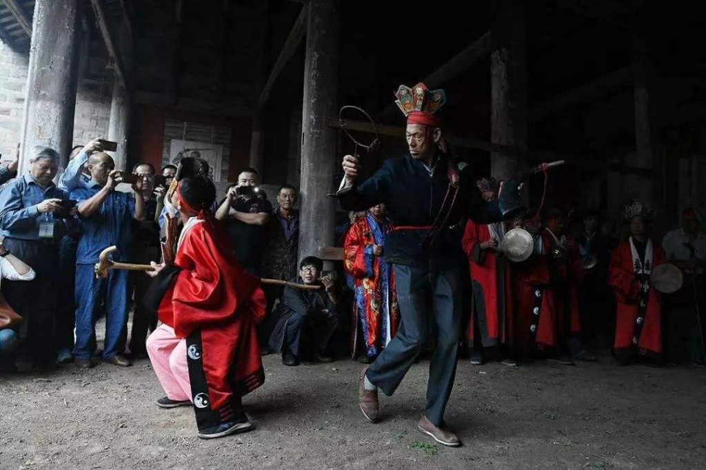 湖南这个小山村还有人会中国最古老的傩戏_走进傩戏_中国傩戏网