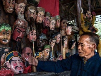 龙开春 国家级非物质文化遗产侗族傩戏传承人