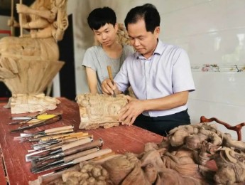 彭国龙 萍乡湘东傩面具 国家级非遗代表性传承人
