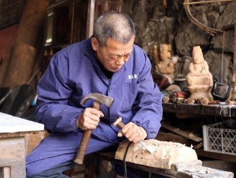 段若丰 冷水江梅山傩面具传承人