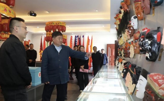  单霁翔考察非遗池州傩戏：走访姚氏宗祠、梅街傩文化展示馆、傩仙镇等