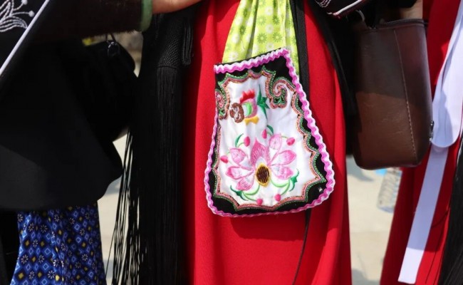  贵州屯堡妇女“磕福”仪式民俗文化概述 女性信仰特色