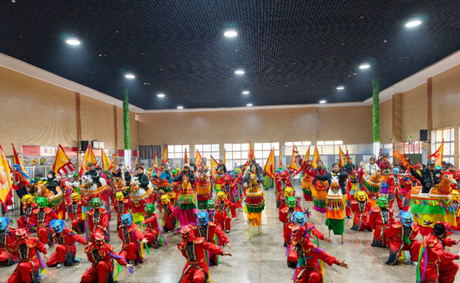  晋中市傩舞踏古韵，竹马跃新春！寿阳双非遗惊艳亮相晋中社火节