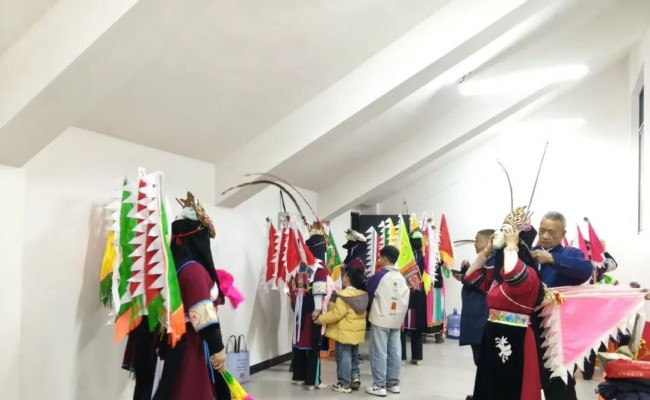  安顺西秀区塘官村女子地戏队打破了性别桎梏 开放的、拥抱变化的“活文化”